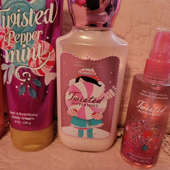 Bath & Body Twisted Peppermint Bundle - Picture 4 of 5
